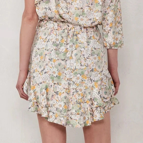 LC Lauren Conrad Daisy Floral Print Ruffle Mini Skirt Y2K Size XXL - Picture 2 of 8